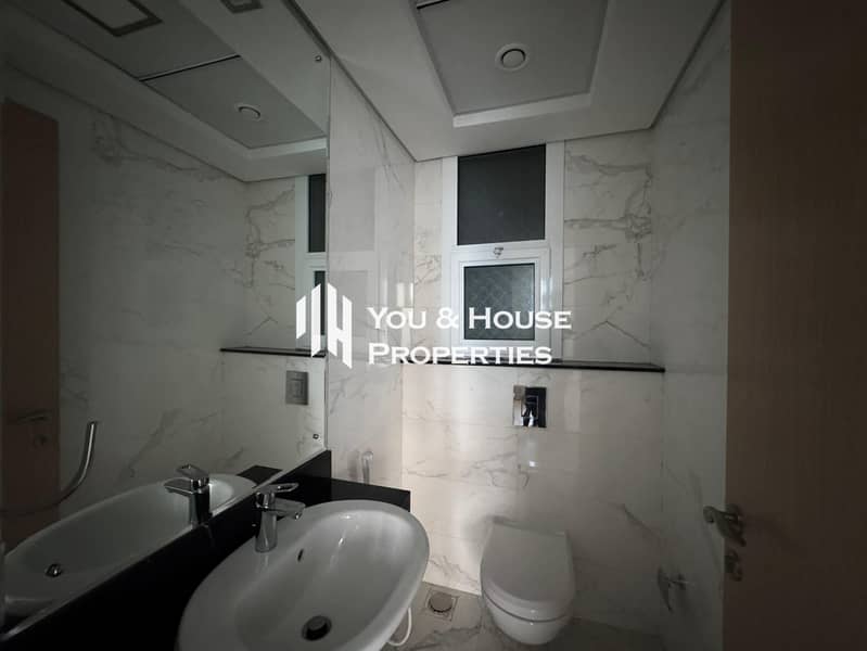 Neat & Spacious 1BR with Balcony | Closed Kitchen | Prime Location - Image 7