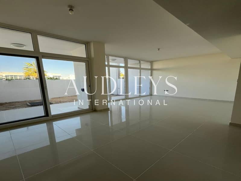 Single Row | Road View | Vacant Soon - Image 10