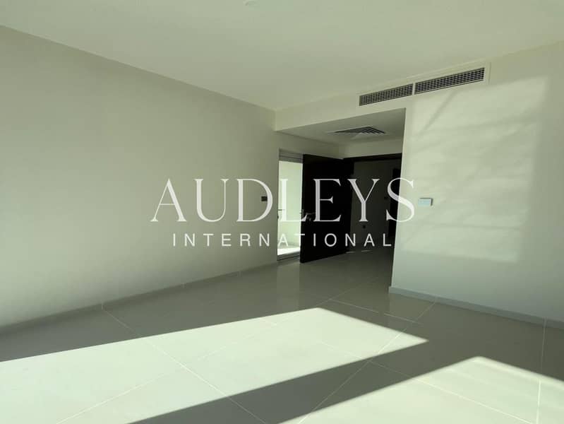 Single Row | Road View | Vacant Soon - Image 14