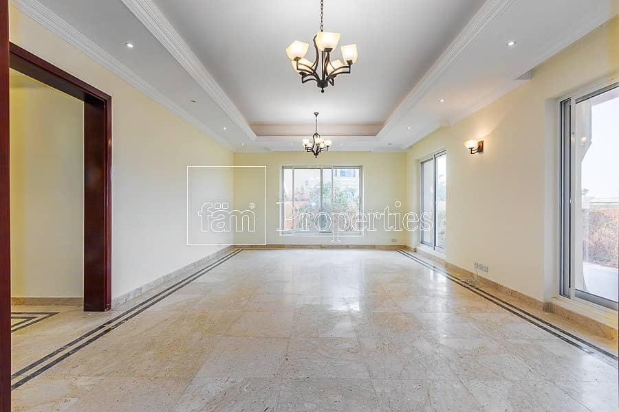 Spacious 5BR all en-suite Walk to Spinneys| Vacant