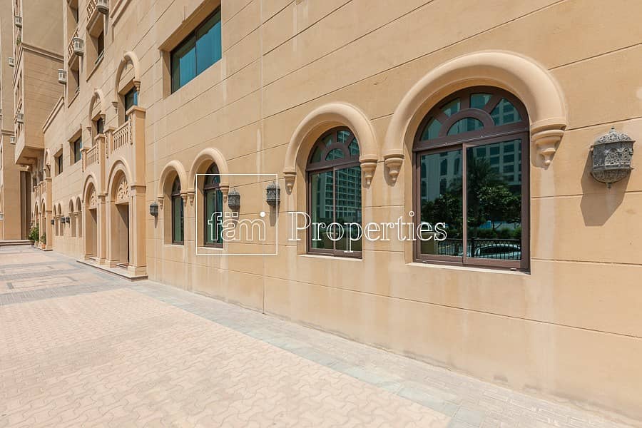 Spacious Palm 3 Bed Townhouse + Maids and Garage