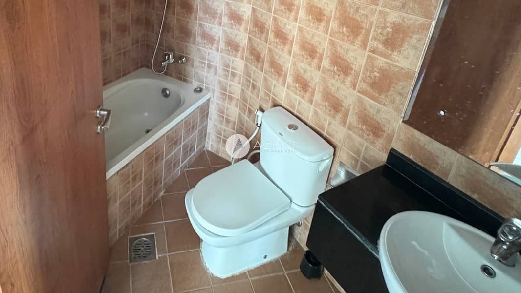 Spacious 2-Bed | Ready to Move |With Parking - Image 10