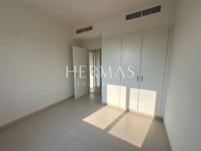 Well-Maintained | Type 1 | Back-to-Back | Prime Location - Image 7