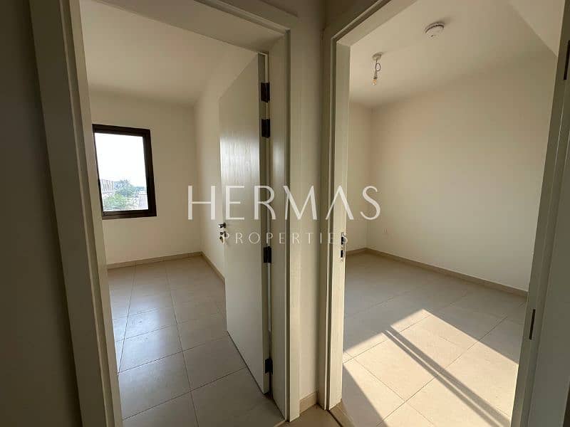 Well-Maintained | Type 1 | Back-to-Back | Prime Location - Image 8