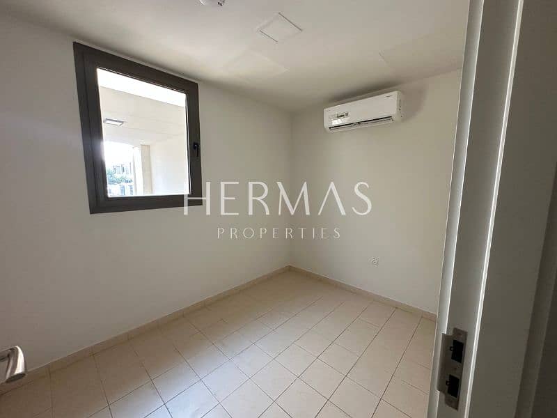 Well-Maintained | Type 1 | Back-to-Back | Prime Location - Image 10