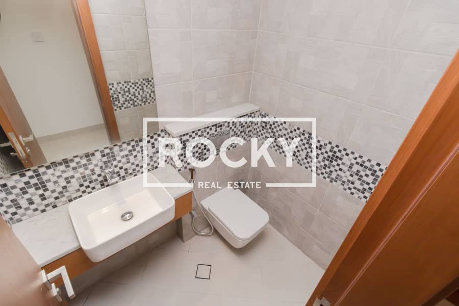 1 B/R | Pool & Gym - Image 9