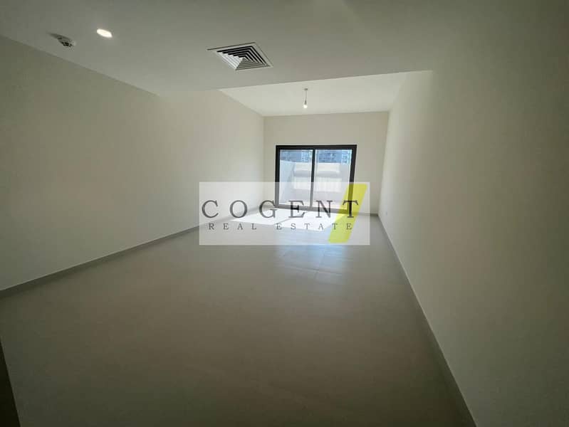 Walk From Grocery Store | Vacant End Jan | Hot Deal