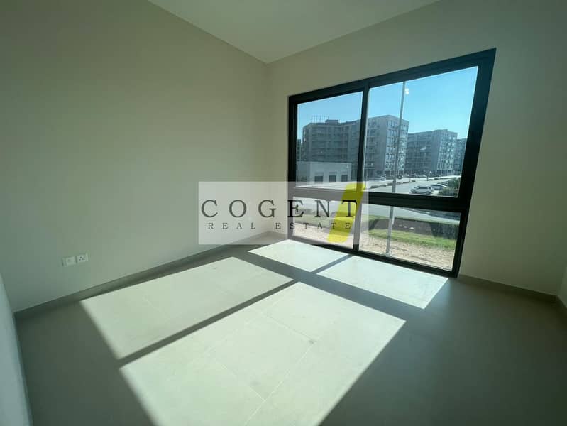 Walk From Grocery Store | Vacant End Jan | Hot Deal - Image 11