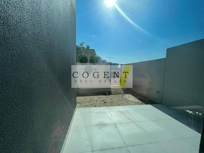 Walk From Grocery Store | Vacant End Jan | Hot Deal - Image 18