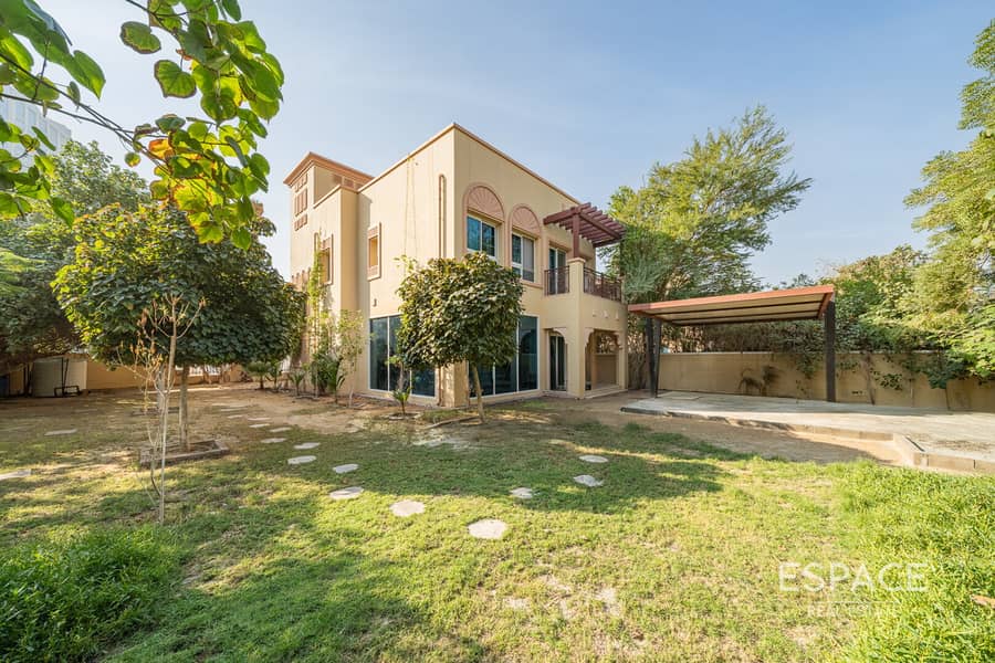 Corner Plot | Quiet Location | Upgraded Corner Plot | Quiet Location | Upgraded