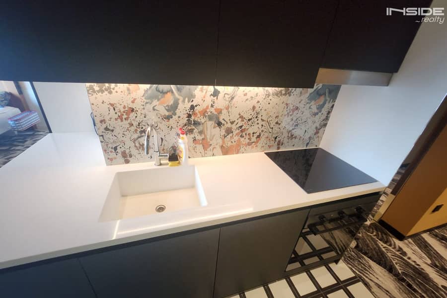 Biggest Layout | High Floor | Fully Furnished - Image 9