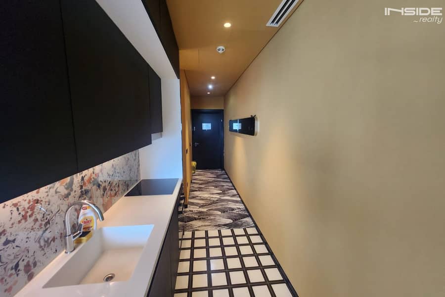 Biggest Layout | High Floor | Fully Furnished - Image 10