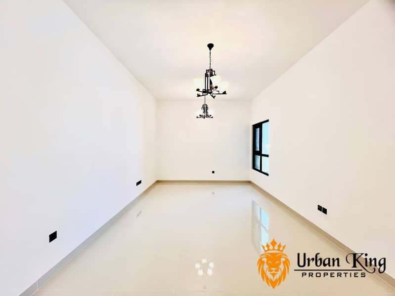 LIKE NEW 1BHK / CLOSE KITCHEN / HUGE LAYOUT - Image 6