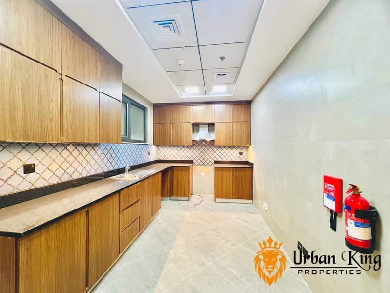 LIKE NEW 1BHK / CLOSE KITCHEN / HUGE LAYOUT - Image 10