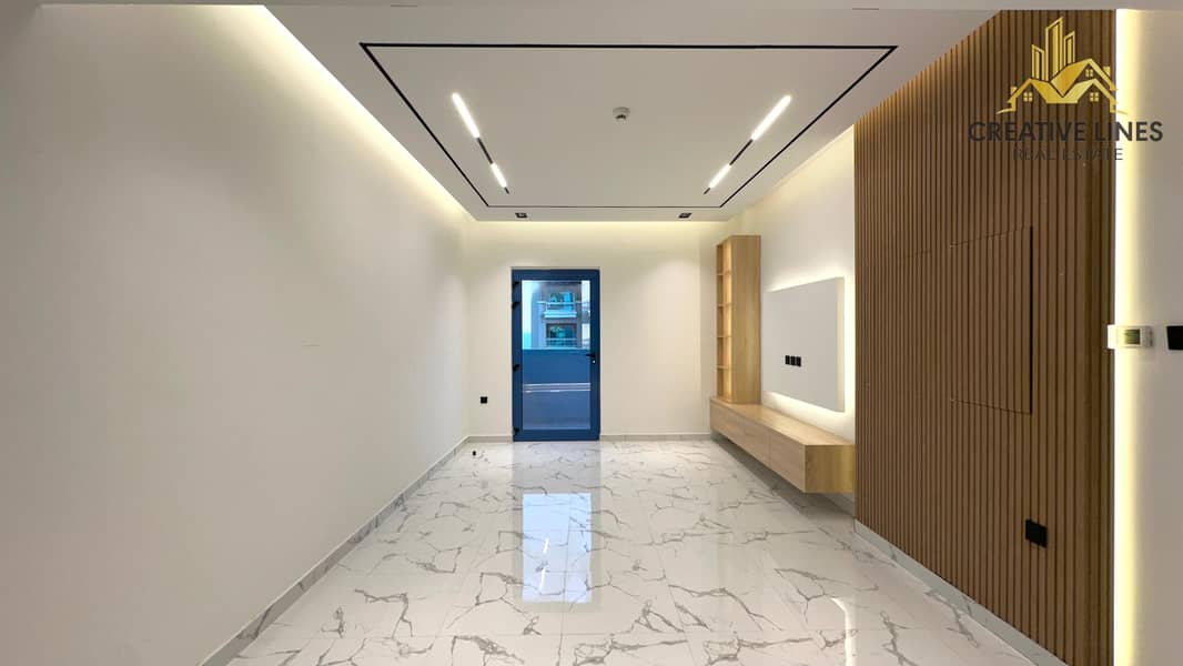 FULLY RENOVATED SPACIOUS YEARLY LEASE