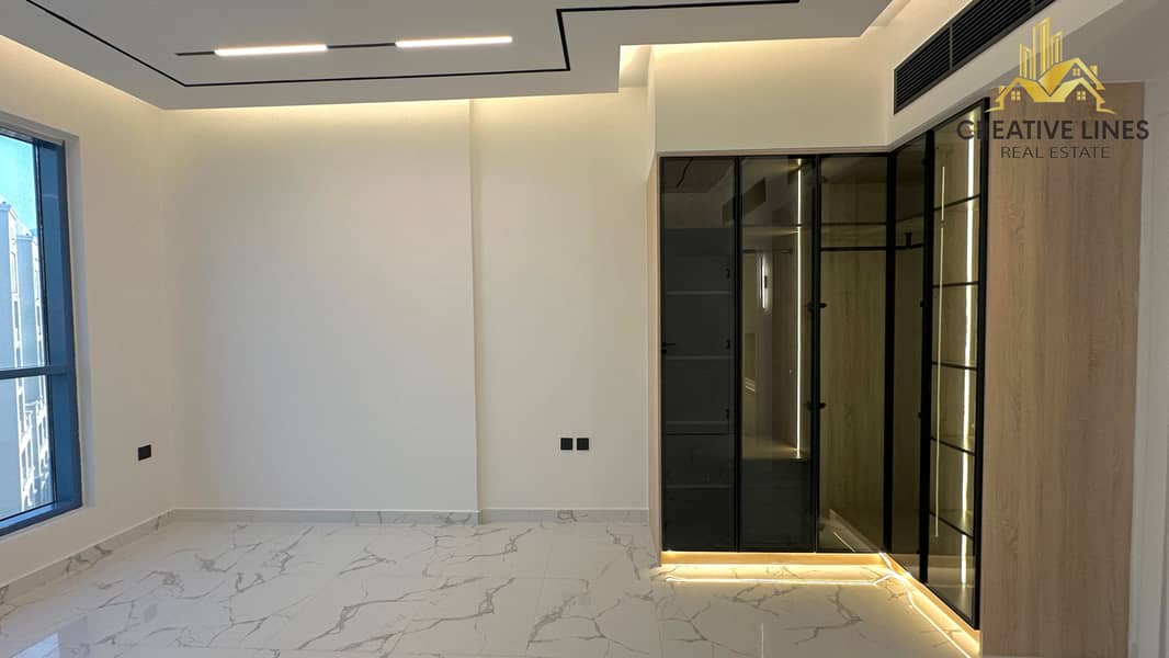 FULLY RENOVATED SPACIOUS YEARLY LEASE - Image 8