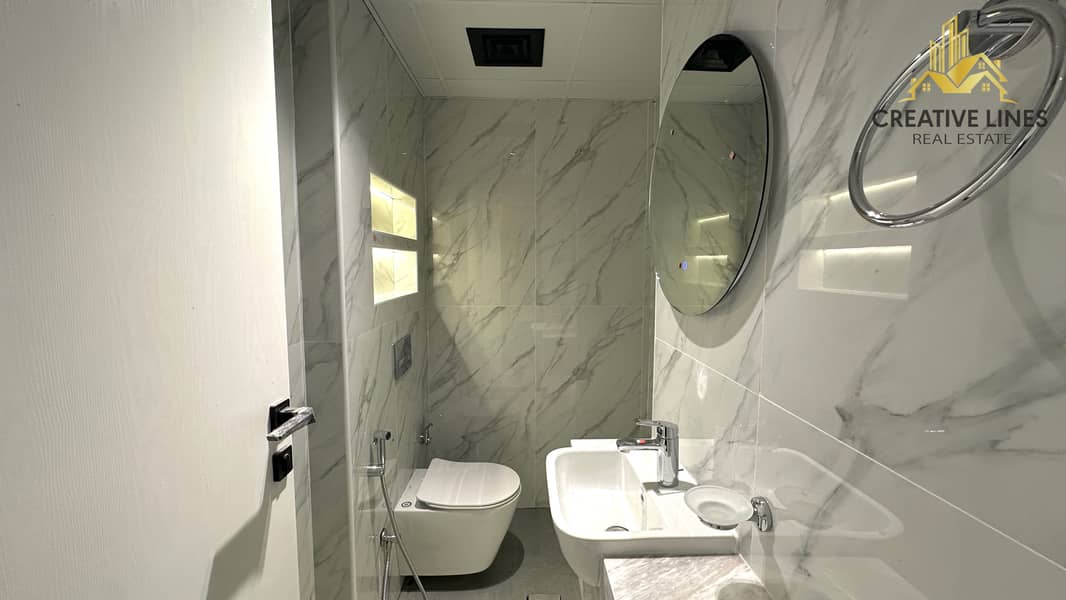 FULLY RENOVATED SPACIOUS YEARLY LEASE - Image 9