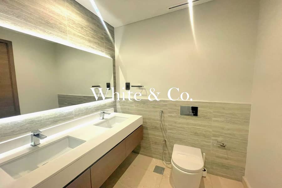 Sea View|Floor to Ceiling Windows |Vacant - Image 8