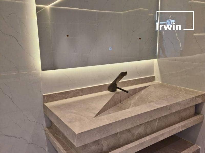 Fully Upgraded | Chic | Prime Location - Image 10