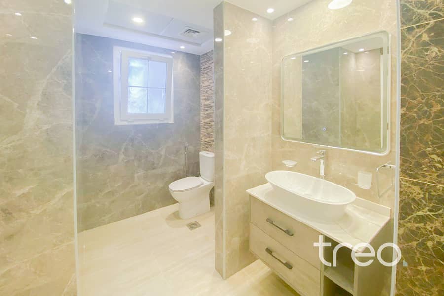 Fully Upgraded | Vacant | Pool Facing - Image 12