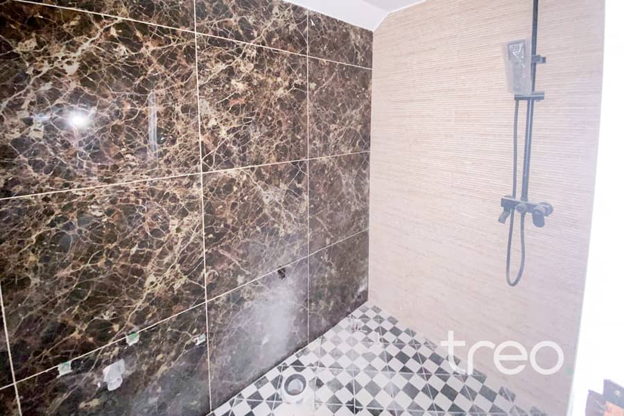 Fully Upgraded | Vacant | Pool Facing - Image 14