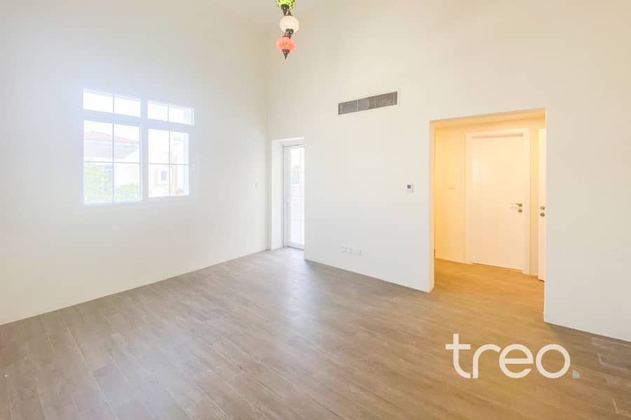 Fully Upgraded | Vacant | Pool Facing - Image 19