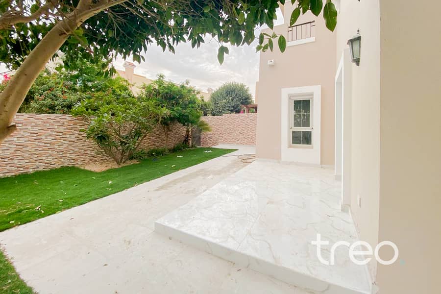 Fully Upgraded | Vacant | Pool Facing - Image 23