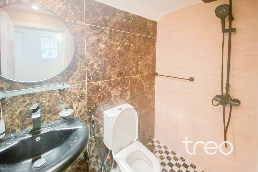 Fully Upgraded | Vacant | Pool Facing - Image 26