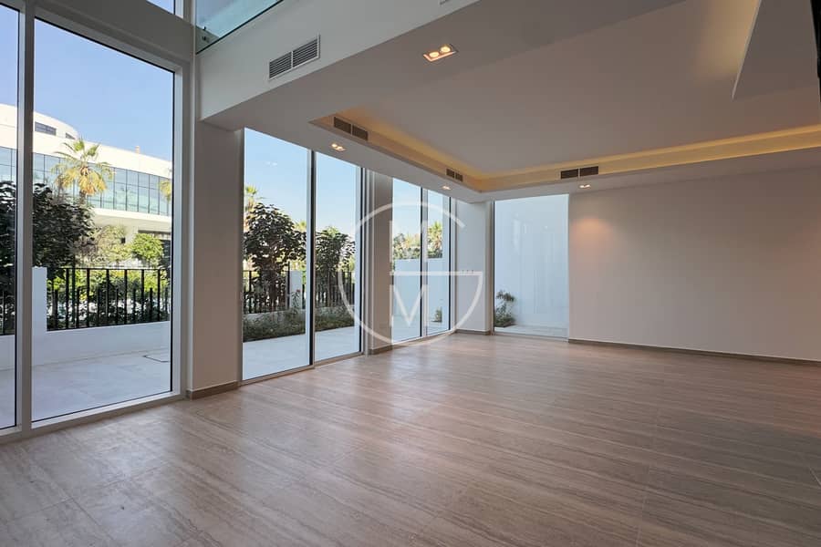 Exclusive | Bay-Backing | Brand New