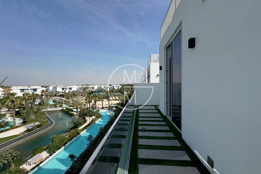 Exclusive | Bay-Backing | Brand New