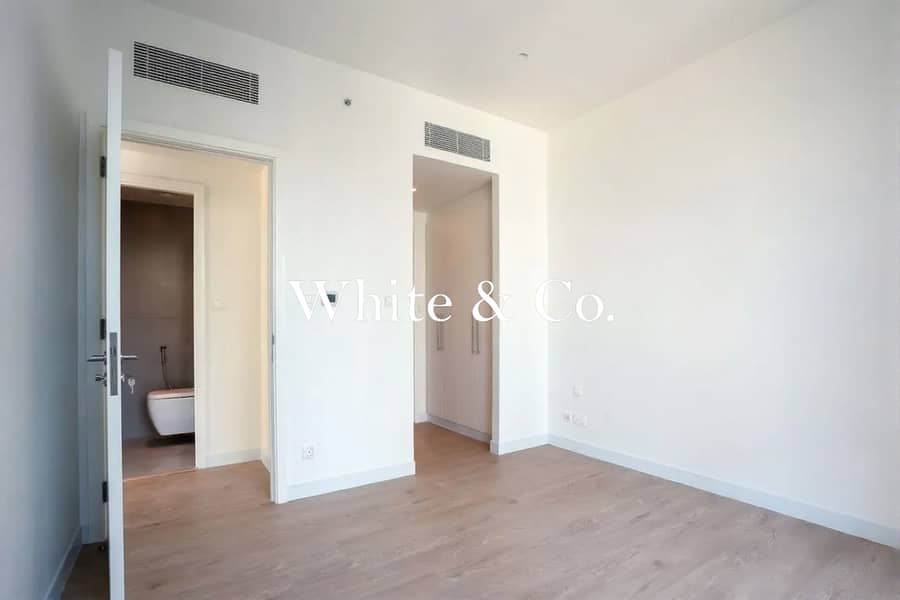 Upgraded | Vacant Now | Dubai Mall Access - Image 10