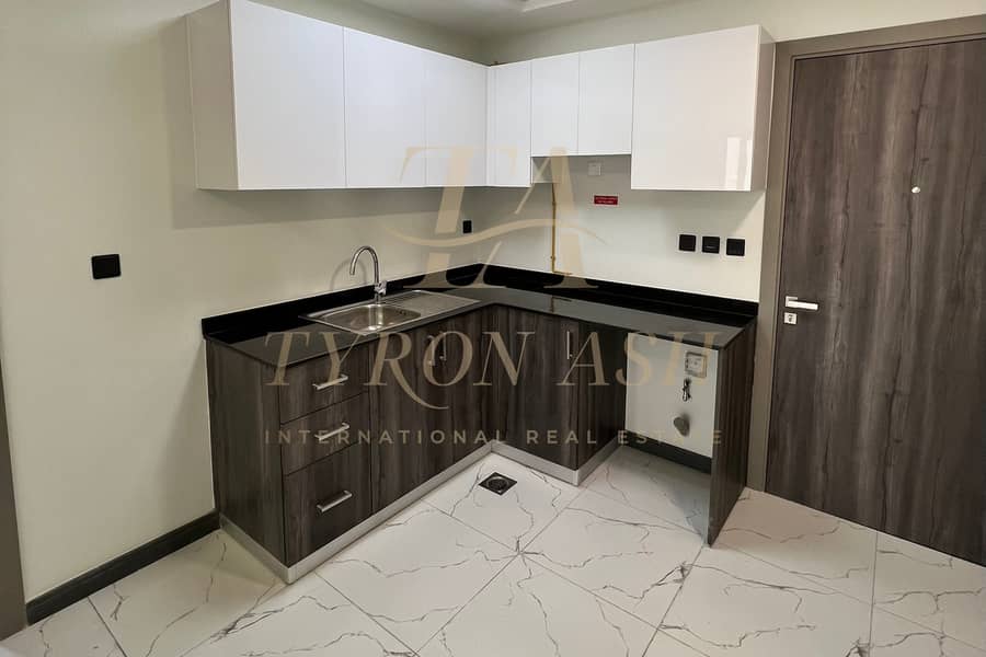 BRAND NEW | VACANT | PRIME LOCATION