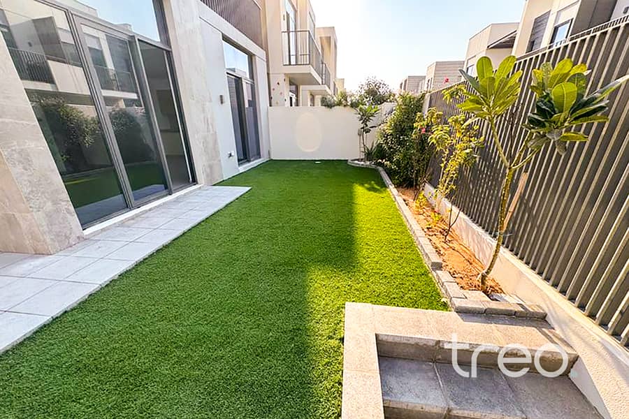 Close to Ammenities | Spacious | Unfurnished - Image 11