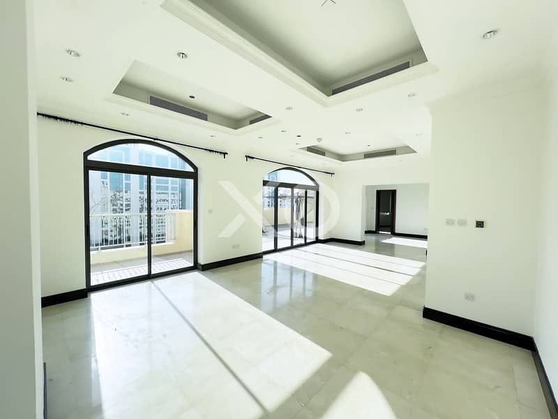 Huge Penthouse |Great Location | Park View