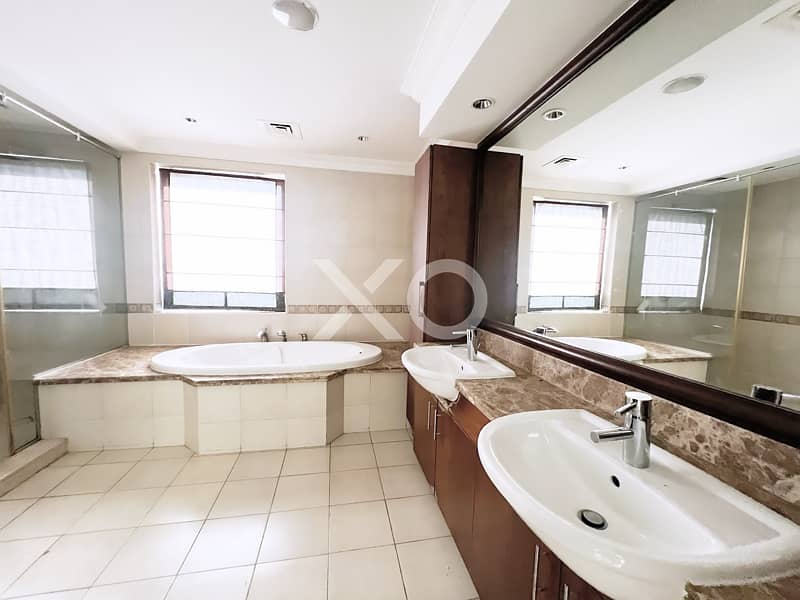 Huge Penthouse |Great Location | Park View