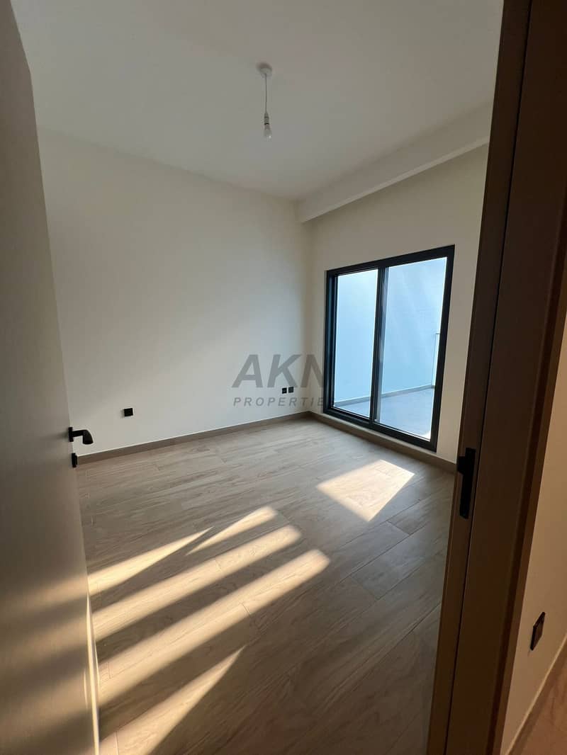 Spacious 3 bhk +Maid | Brand new | Vacant - Image 7