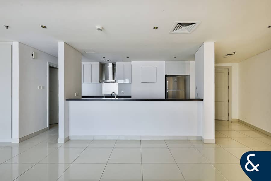 PRICED TO SELL - VACANT - FULL SEA VIEW - Image 7