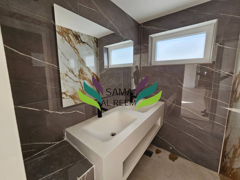 Renovated | Mature Garden | 3 Bed +Maid | Jumeirah 3 - Image 11