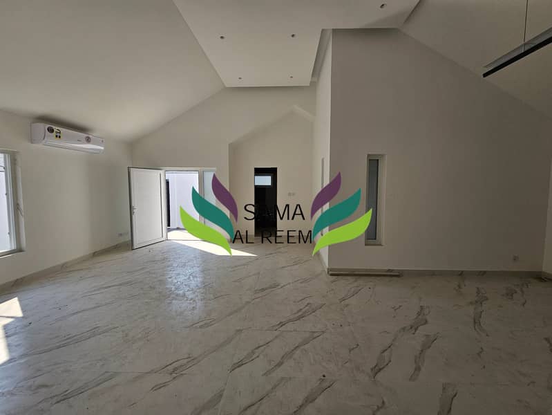 Renovated | Mature Garden | 3 Bed +Maid | Jumeirah 3 - Image 24