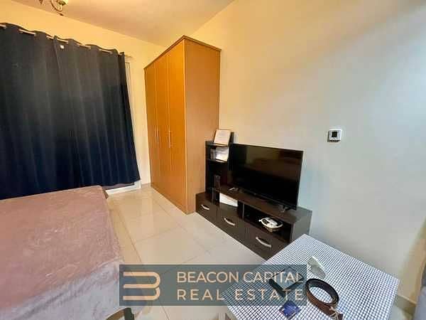 Very Well Maintained | High Floor | Lake View - Image 8