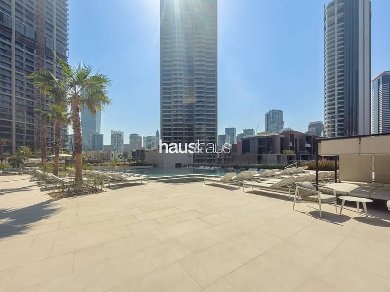 Elegant Canal-Facing Studio | Newly Furnished - Image 18