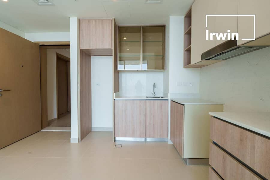 Pool view | Corner unit | Villas view. - Image 7