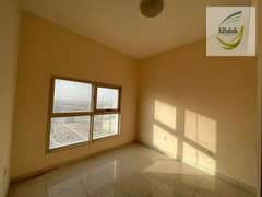 شقة في برج الزنبق،مدينة الإمارات‬ 1 غرفة 300000 درهم - 13600407