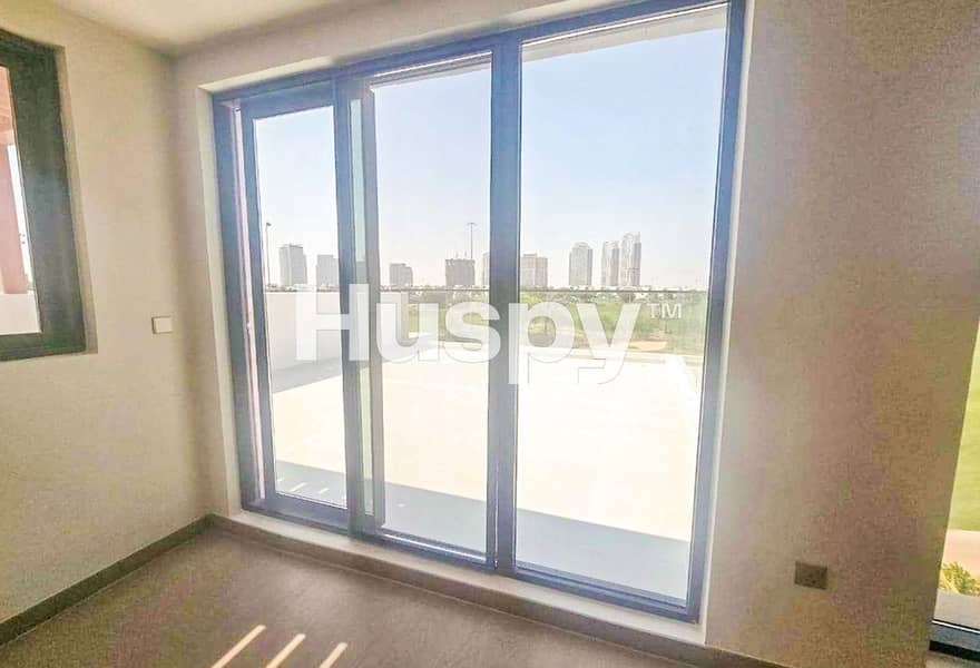 Vacant | Golf Course View | Unfurnished - Image 12