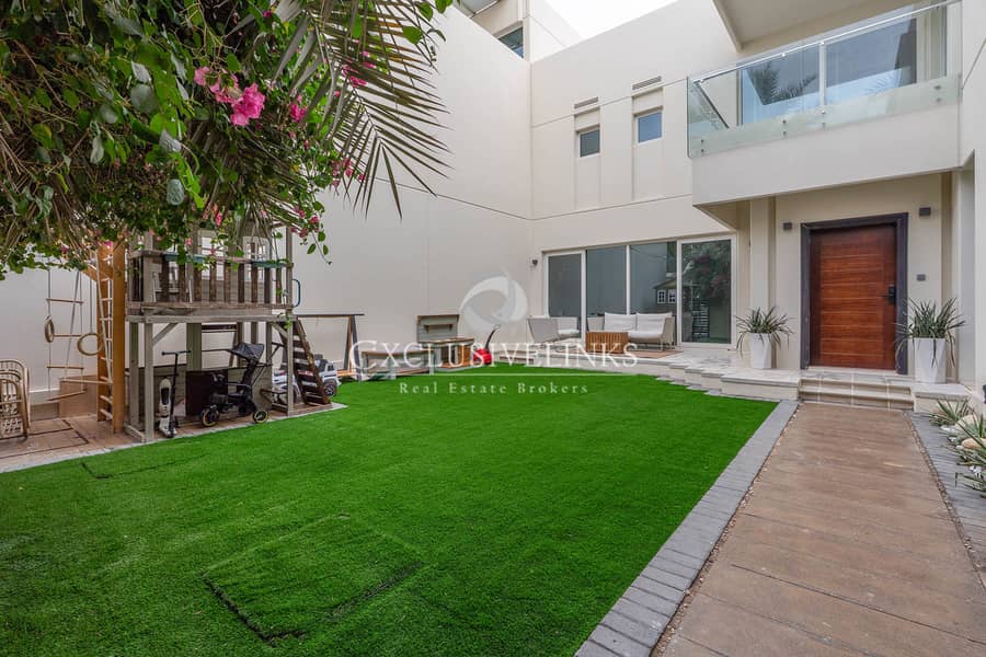 Vacant on Transfer | Close to Plaza and Pool