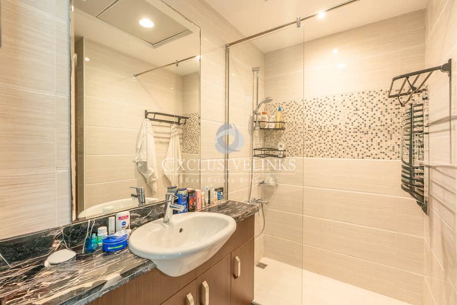 Vacant on Transfer | Close to Plaza and Pool - Image 15