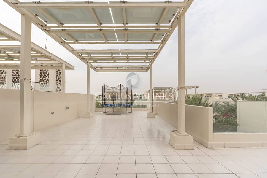 Vacant on Transfer | Close to Plaza and Pool - Image 20