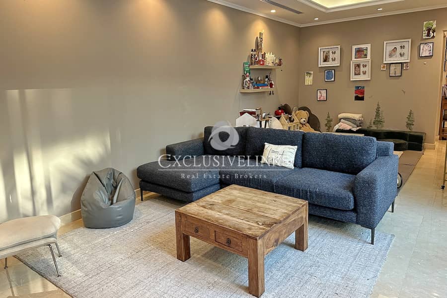 Vacant on Transfer | Close to Plaza and Pool - Image 25