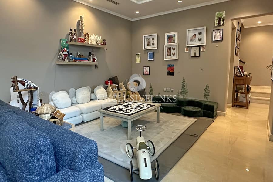 Vacant on Transfer | Close to Plaza and Pool - Image 27