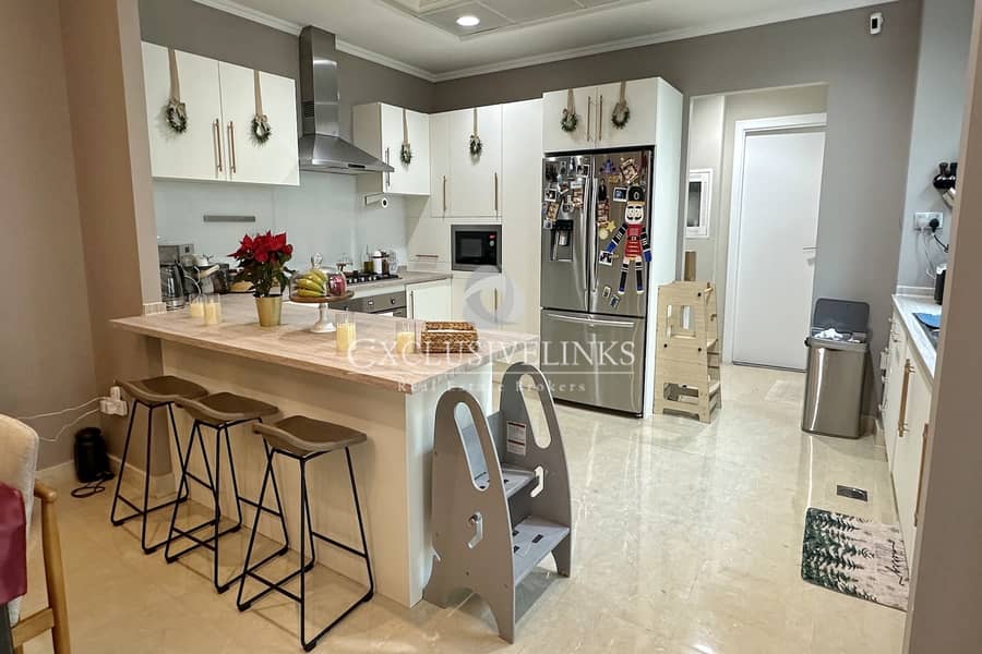 Vacant on Transfer | Close to Plaza and Pool - Image 31